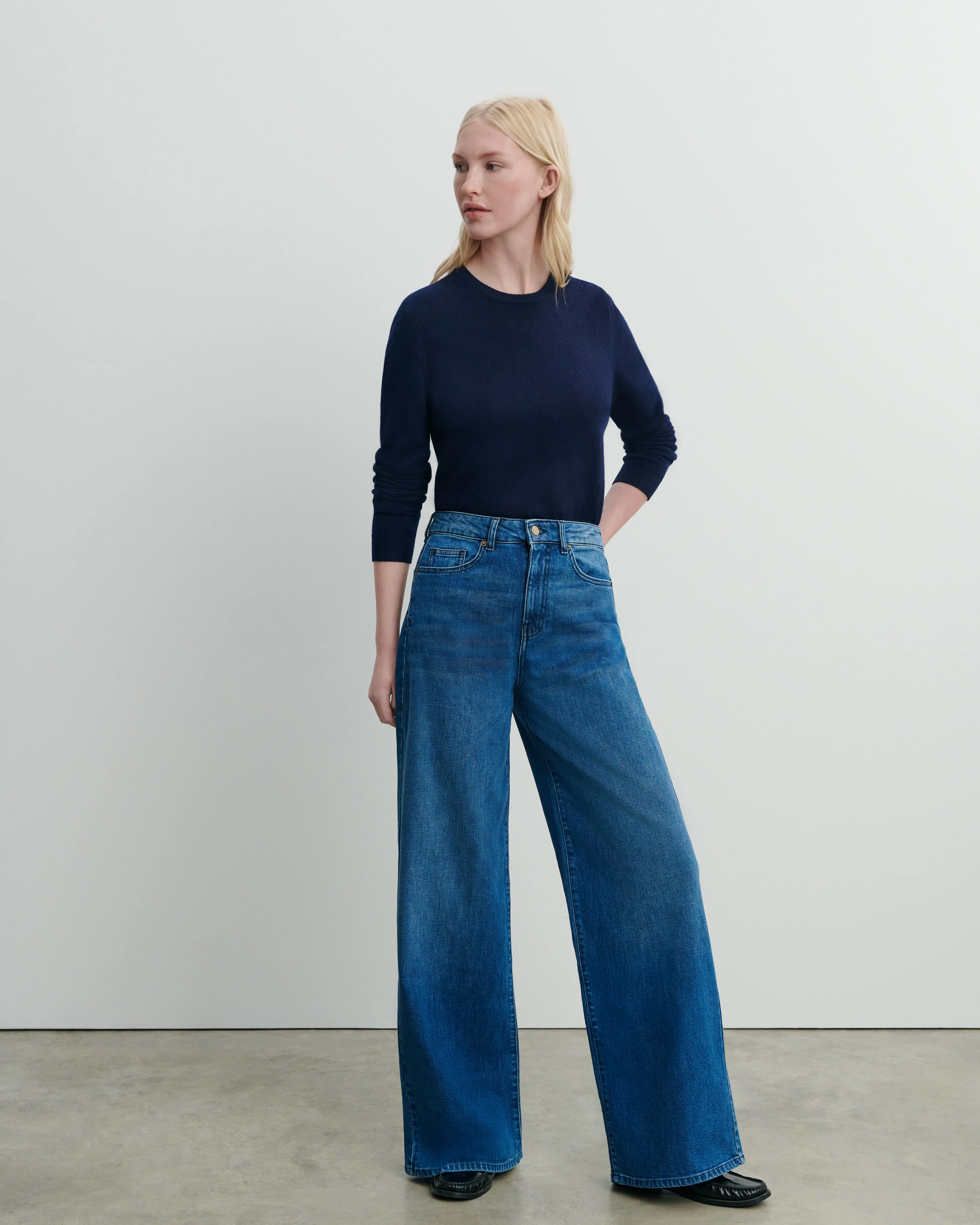 Jean denim large délavé - Image 2