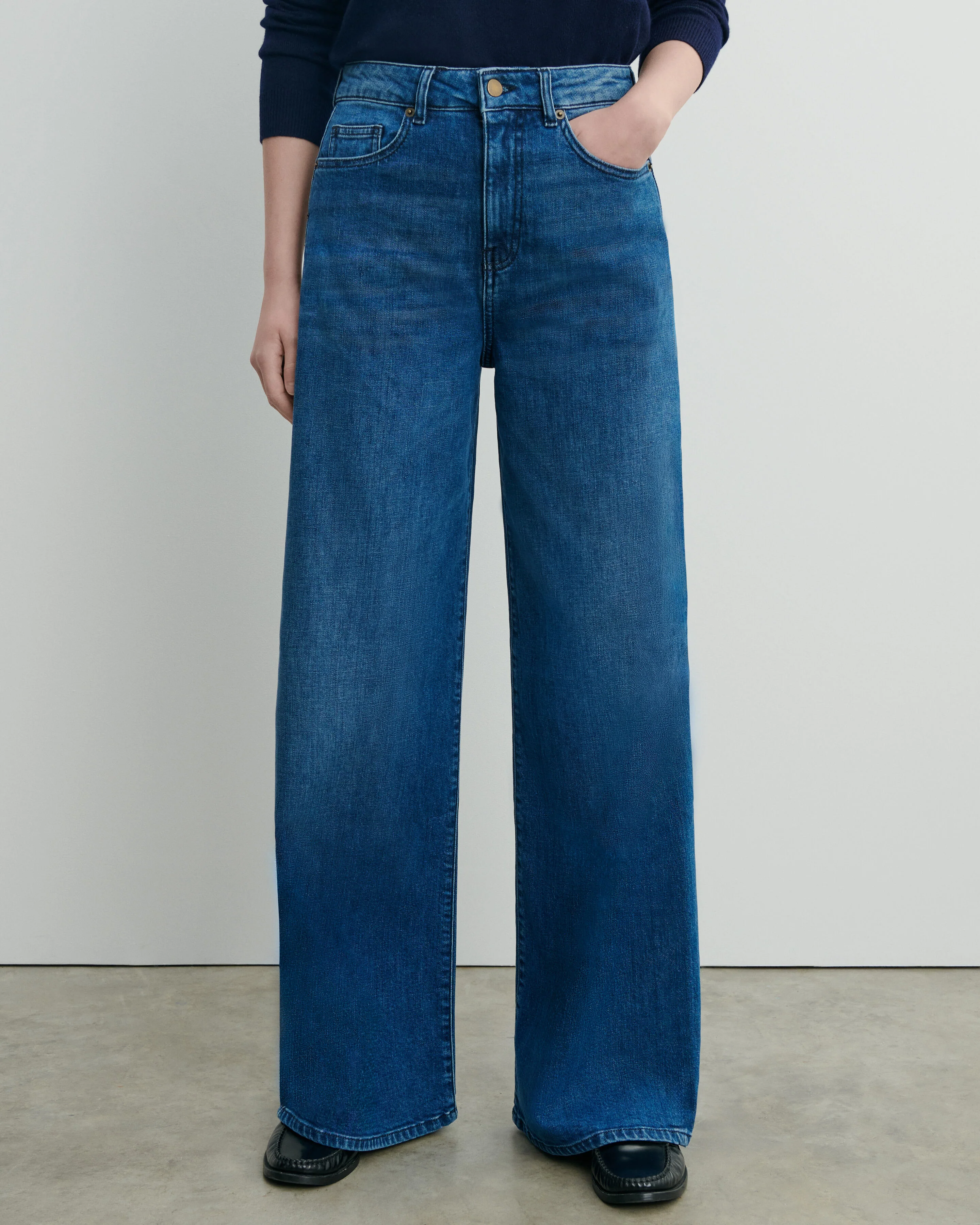 Jean denim large délavé - Image 3