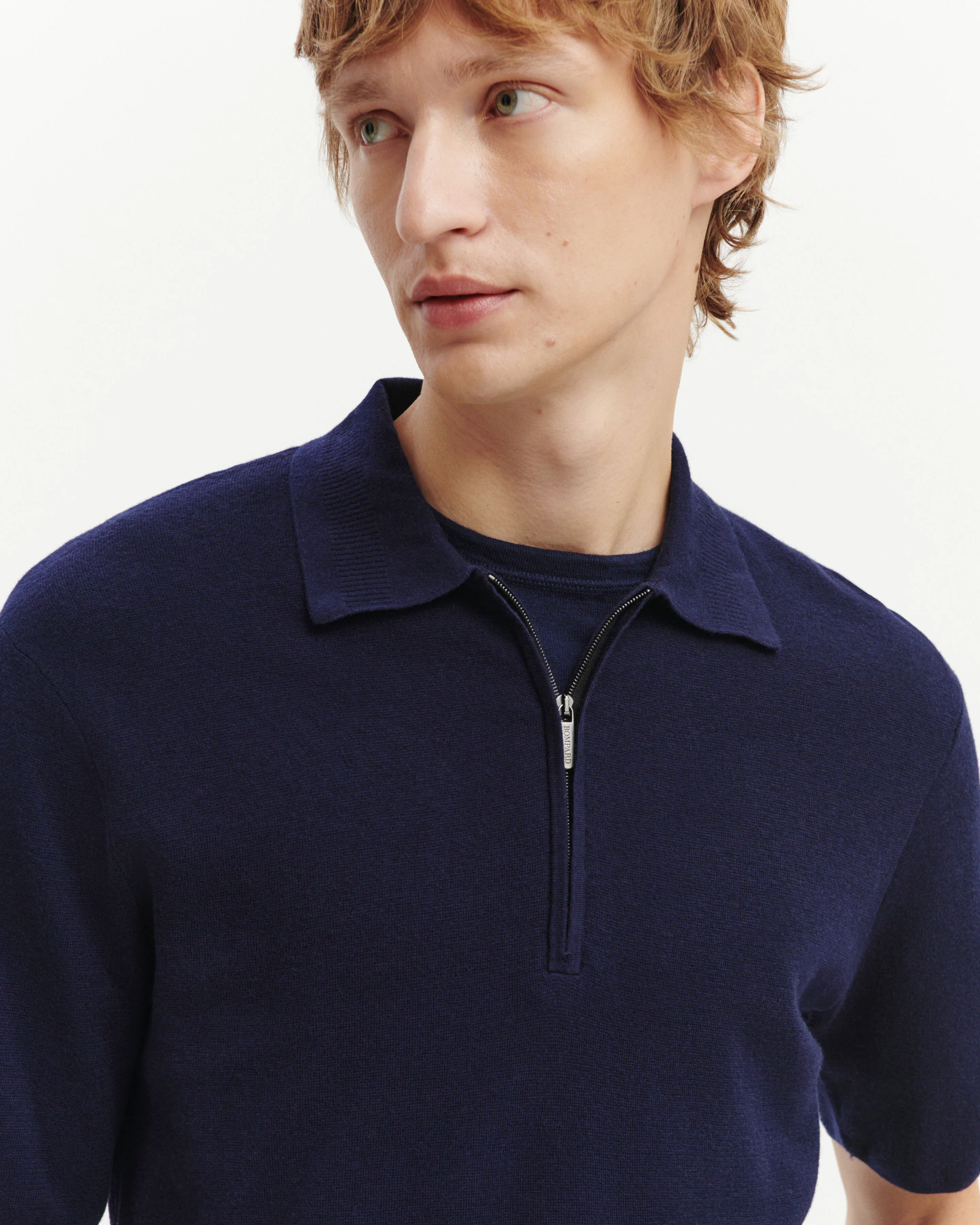 Polo zippé minimaliste