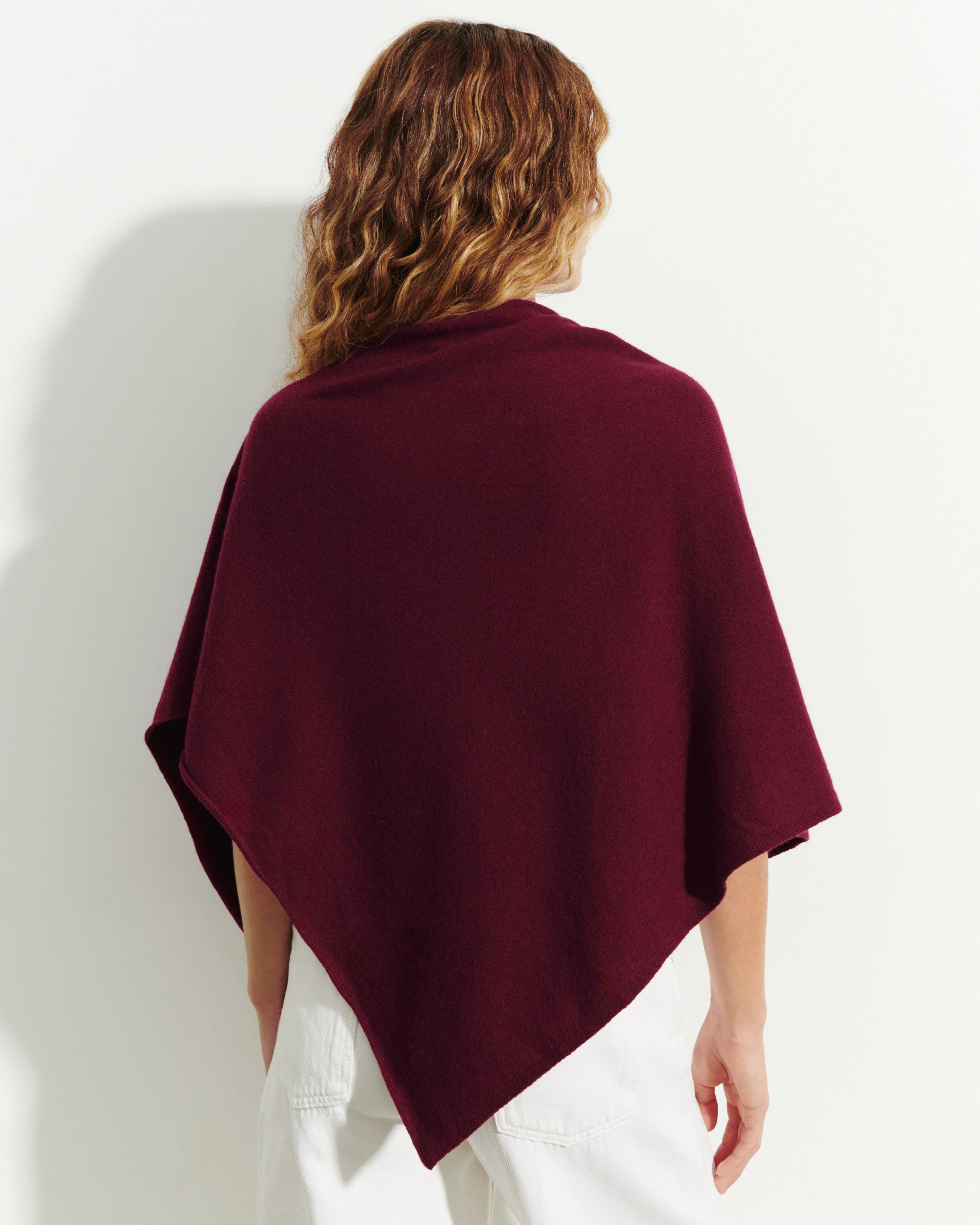 Poncho court - Image 2