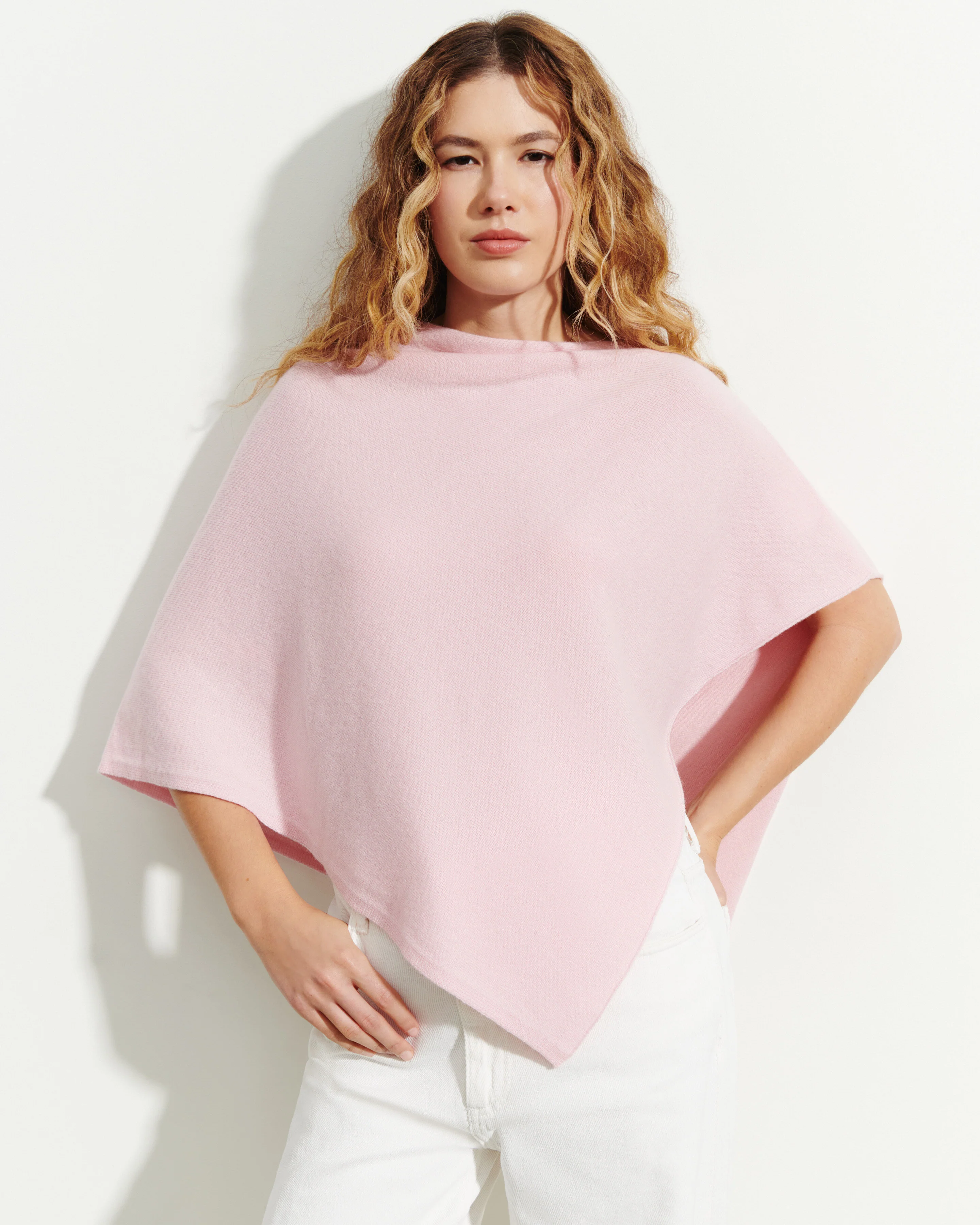 Poncho court - Image 2