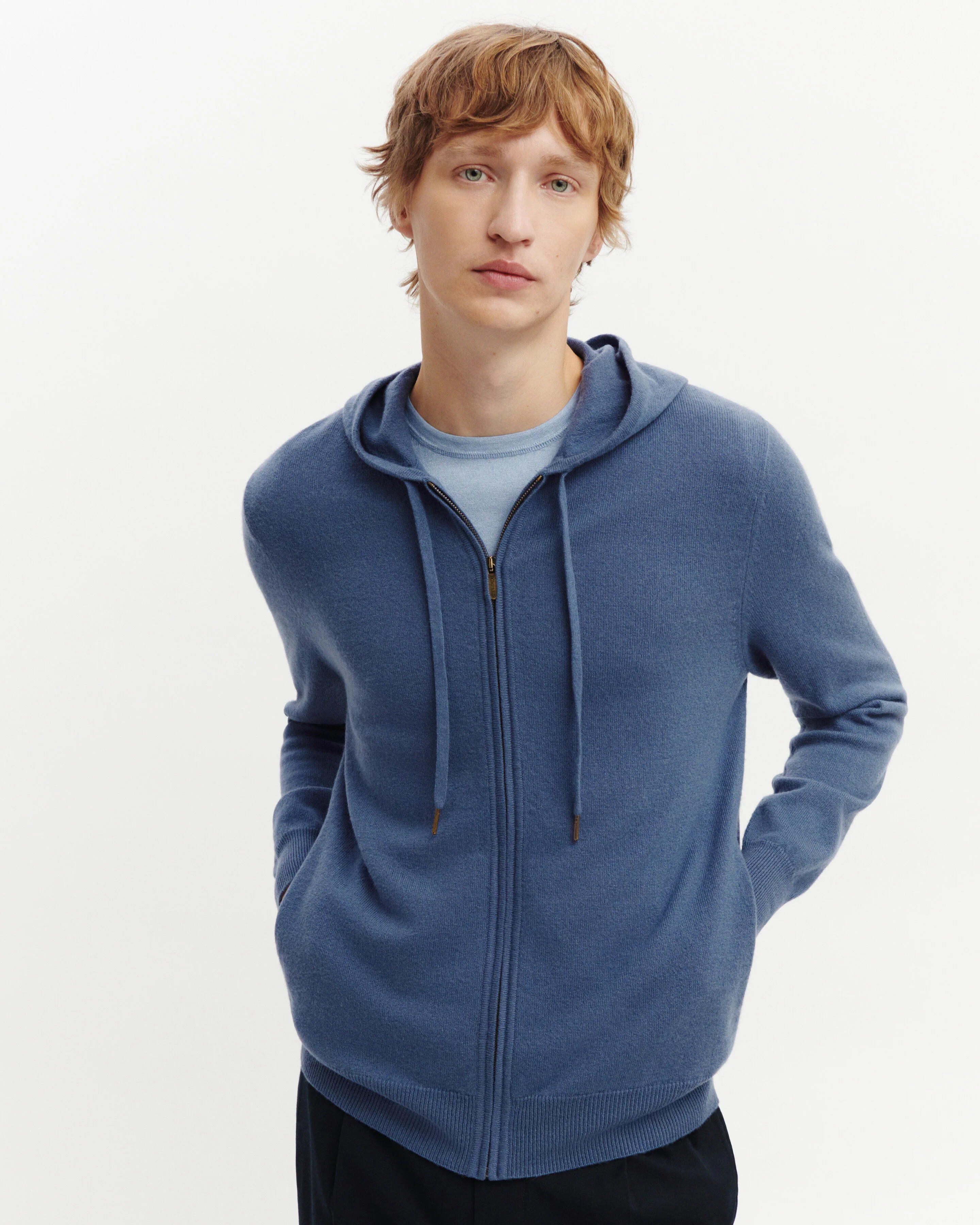 Pull à capuche zippé