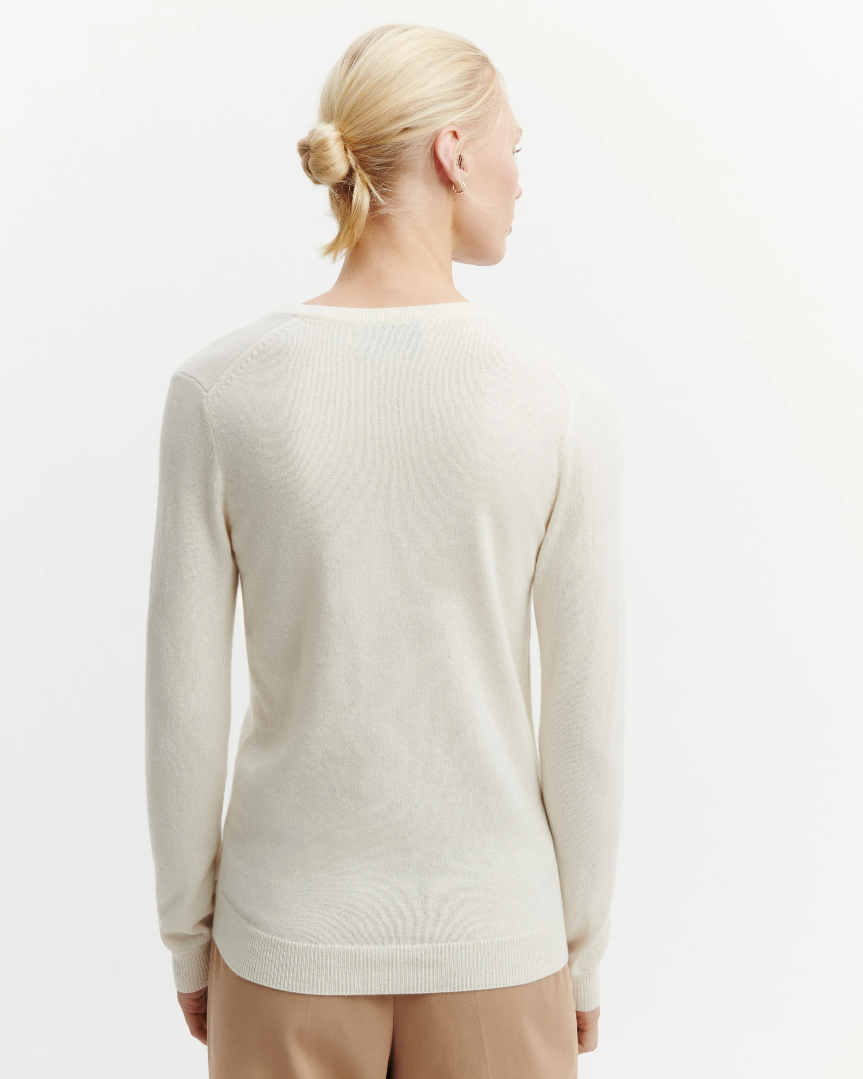 Pull col V classique - Image 3