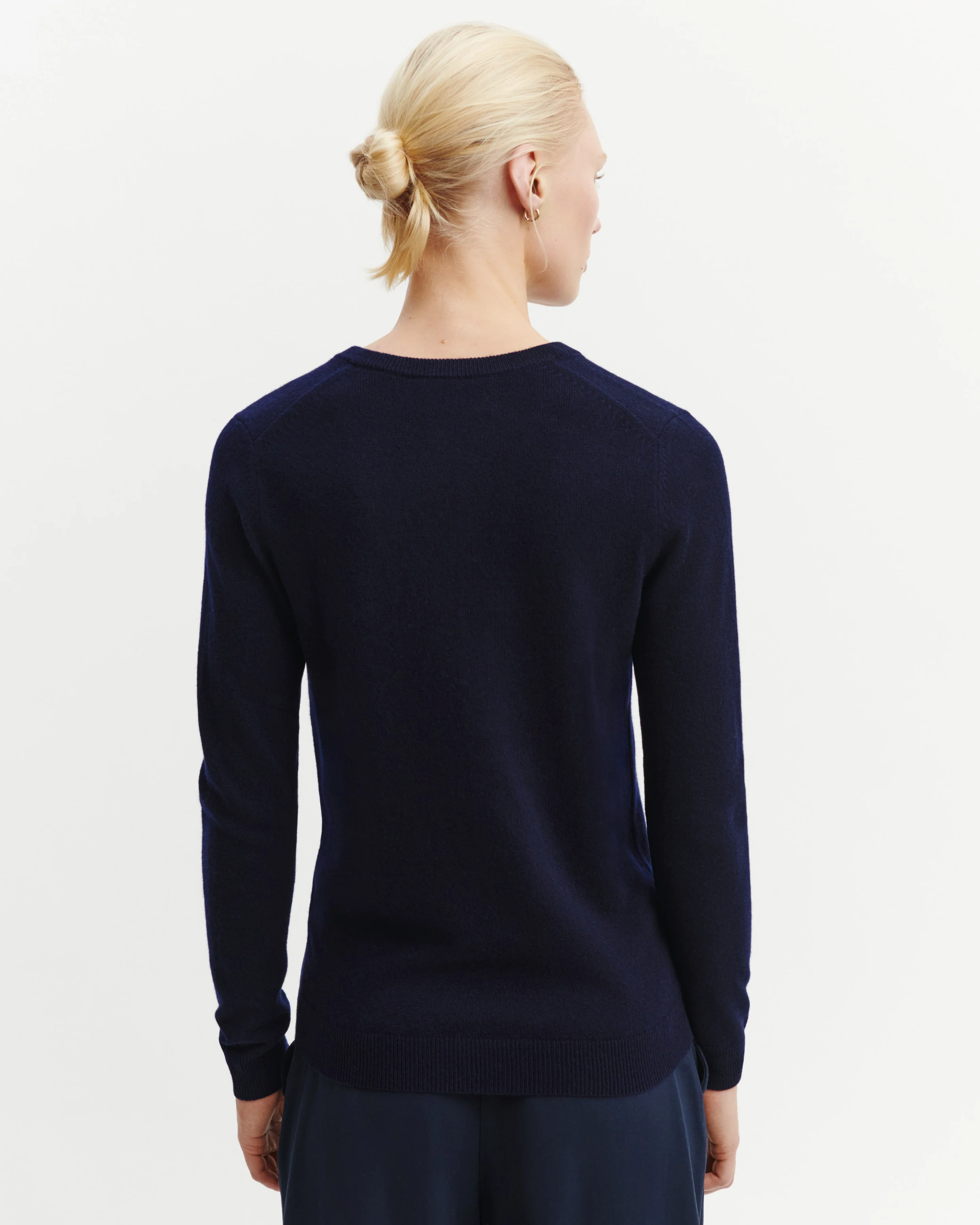 Pull col V classique - Image 3