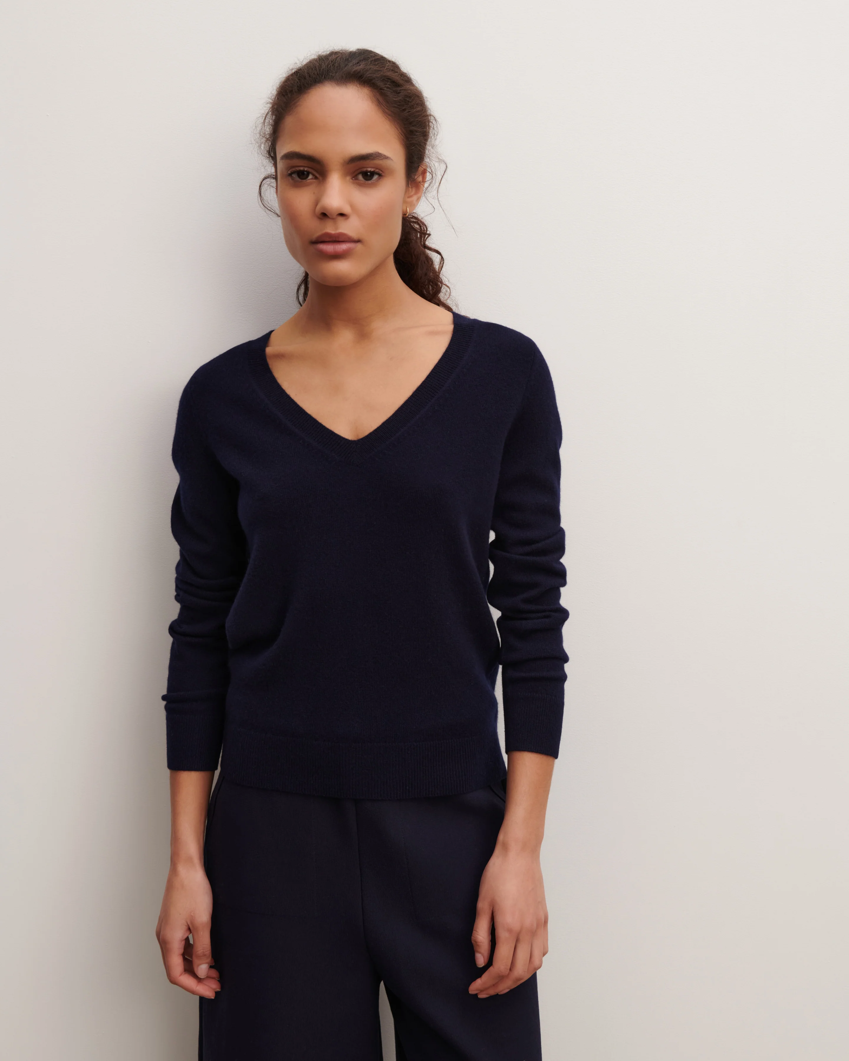 Pull col V classique - Image 2