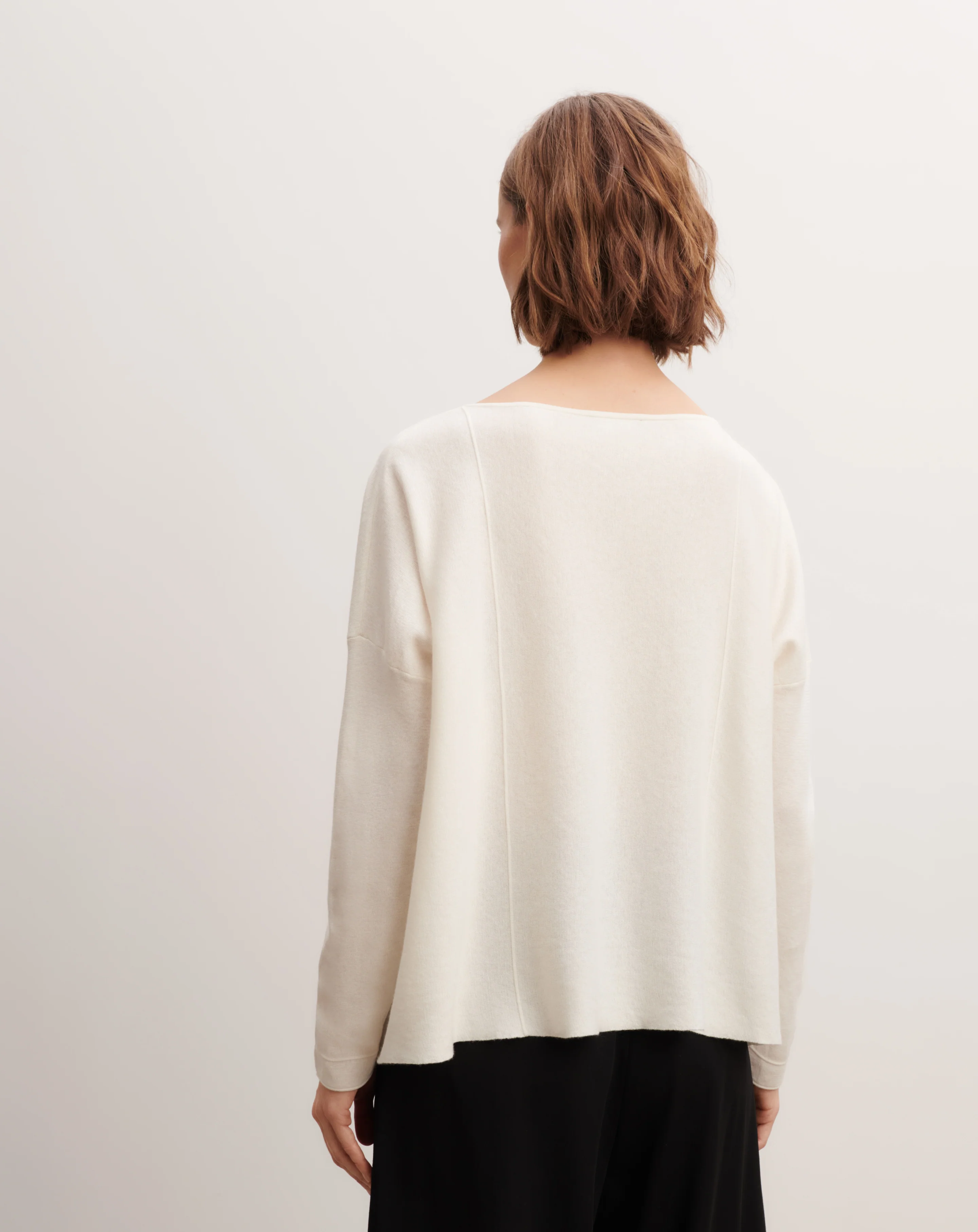 Pull col V minimaliste - Image 2