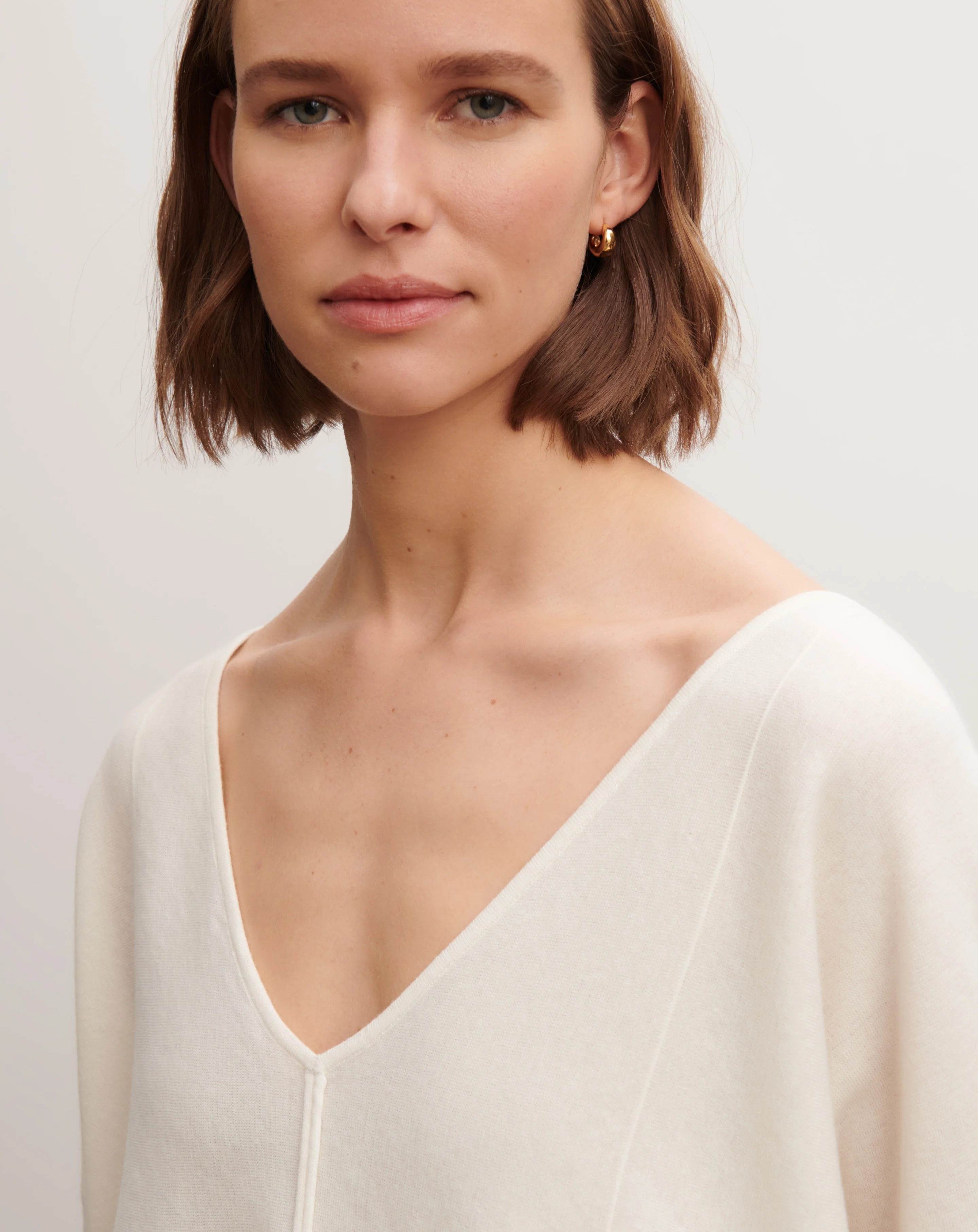 Pull col V minimaliste - Image 3