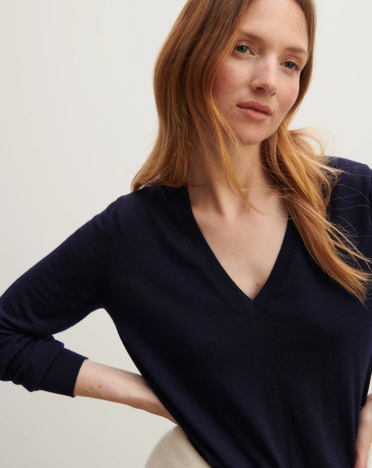 Pull col V ultrafin - Image 4
