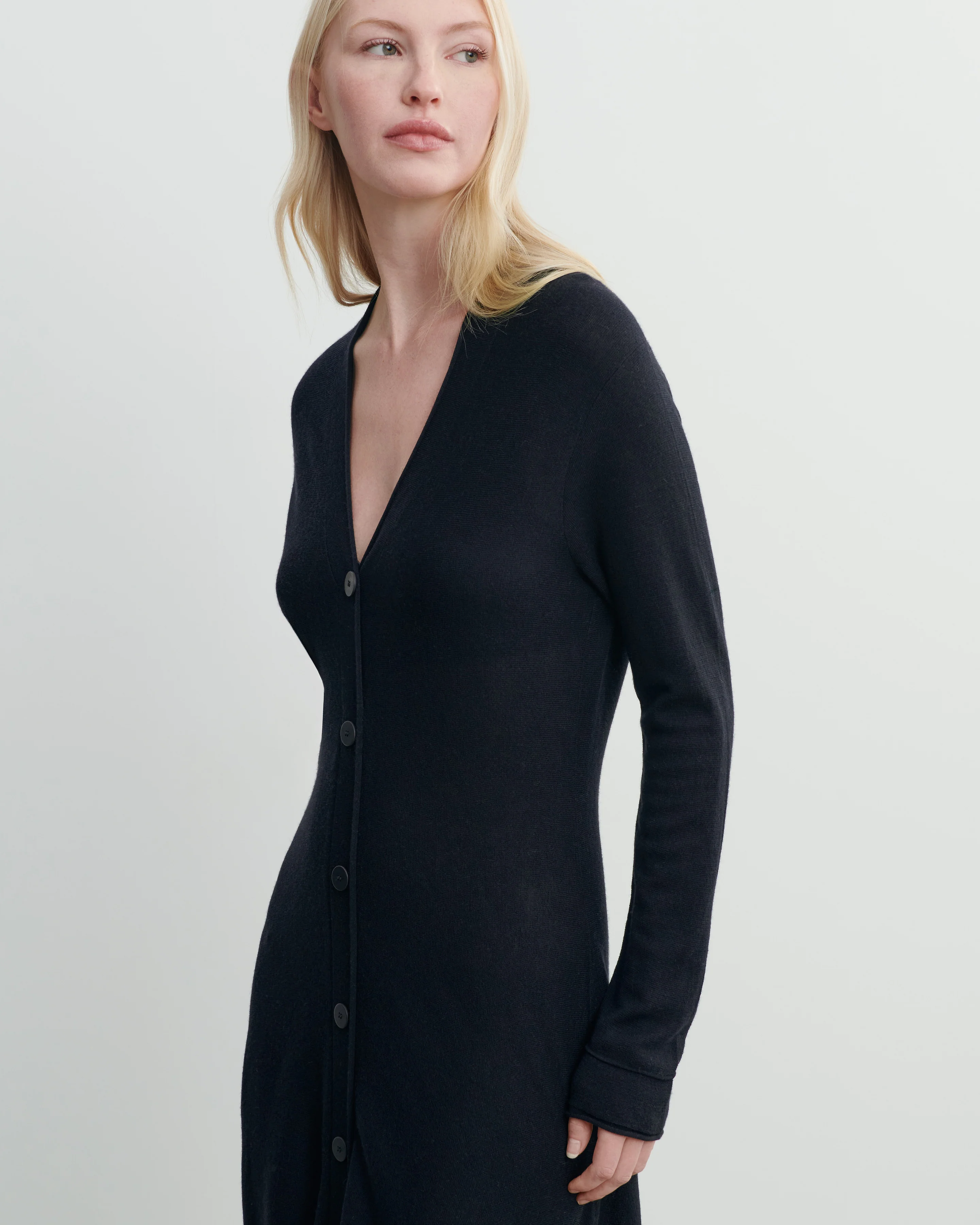 Robe col V minimaliste