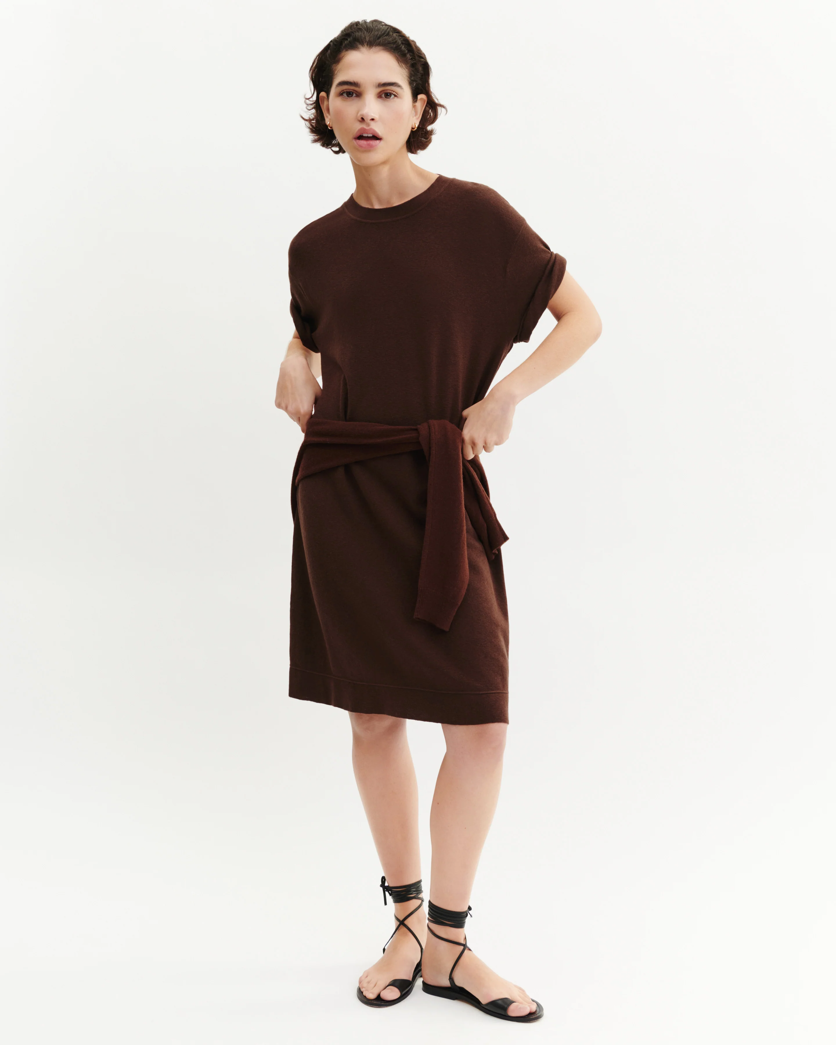 Robe courte minimaliste - Image 3